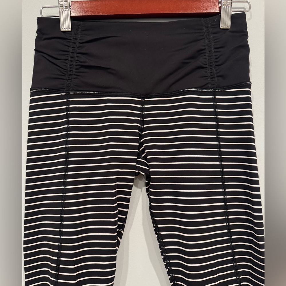 LULULEMON Runday Crop Legging Parallel Stripe RARE - Picture 3 of 10